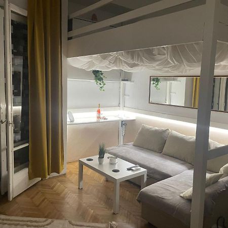 ブカレストCozy Studio Near Cismigiu Parkアパートメント エクステリア 写真